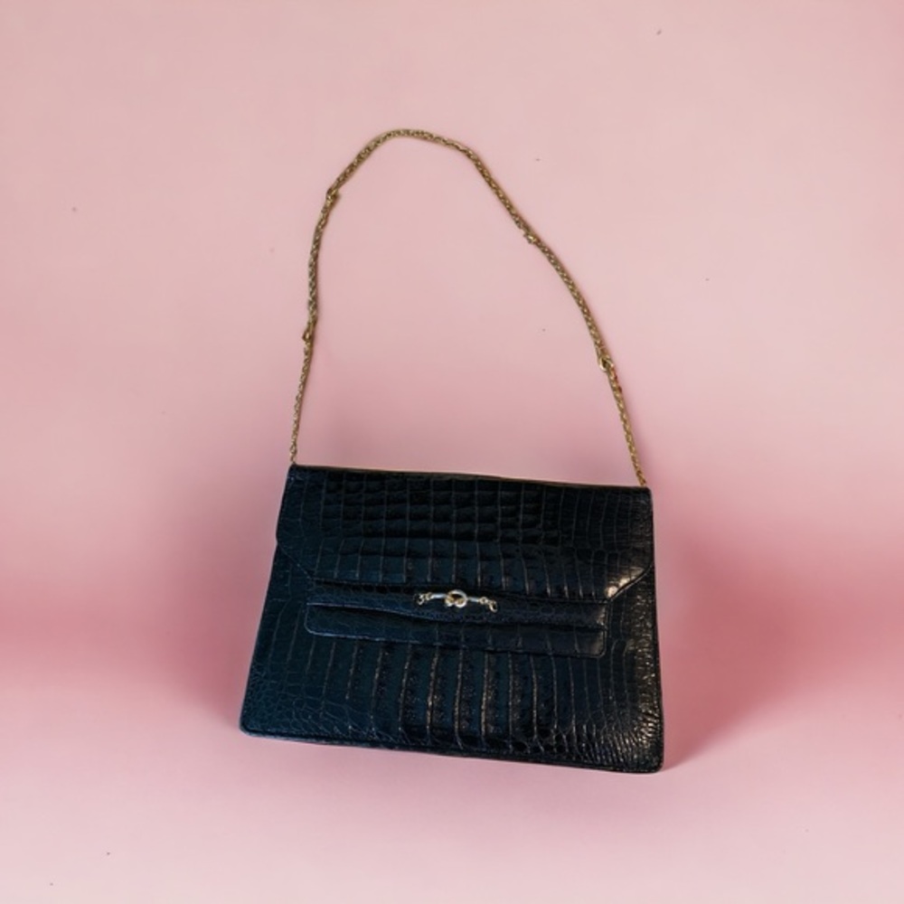 Elegant Black Crocodile-Embossed Shoulder Bag